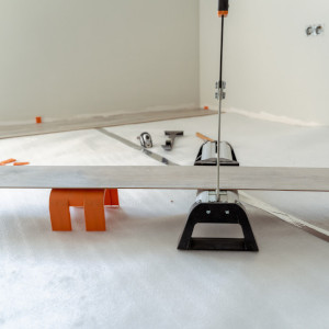 Herramientas para poner suelos de tarima flotante