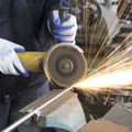 Finos o gruesos, análisis de discos abrasivos para cortar metal