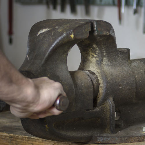 Los mejores tornillos de banco para el taller de fundición o acero forjado